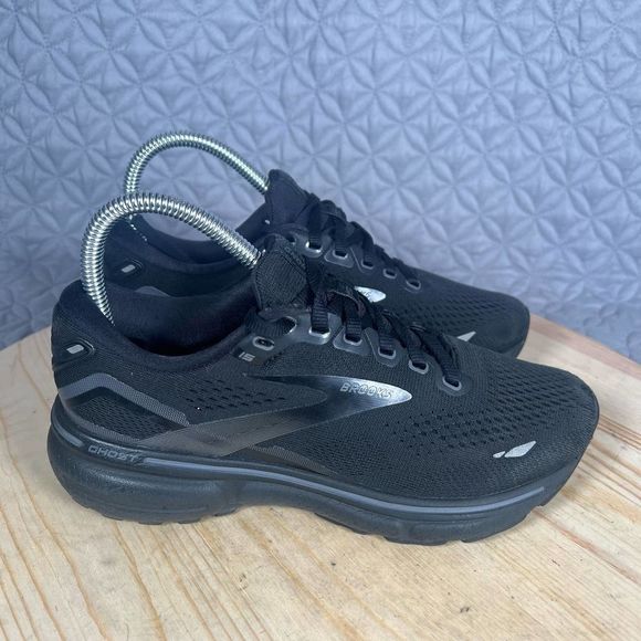 Brooks Shoes - Brooks Shoes Women’s 6 B Ghost 15 Running Sneakers Triple Black